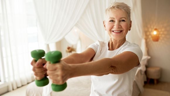 Seis exercícios de fortalecimento para pessoas com mais de 50 anos: são simples e podem ser feitos em casa