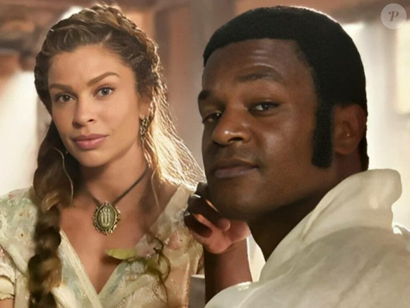 Embora não haja confirmação oficial sobre a intenção da escolha do figurino, o acessório parece fazer referência às Três Graças da mitologia grega, criando uma ligação direta com a novela homônima, criada por Aguinaldo Silva