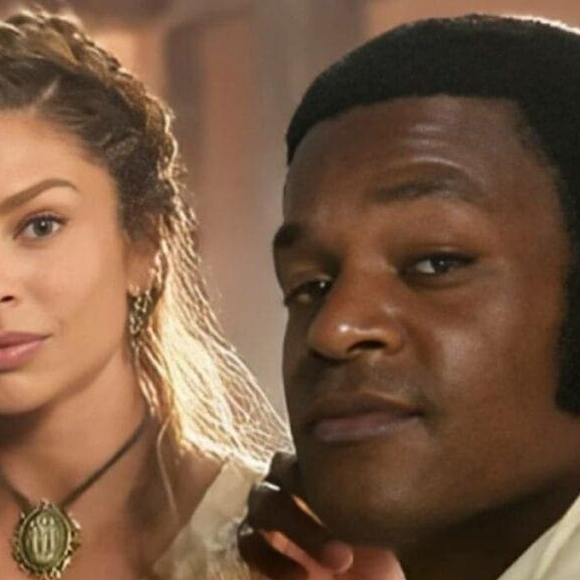 Embora não haja confirmação oficial sobre a intenção da escolha do figurino, o acessório parece fazer referência às Três Graças da mitologia grega, criando uma ligação direta com a novela homônima, criada por Aguinaldo Silva