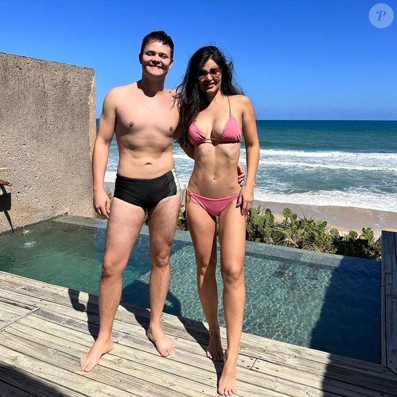 Matheus Aleixo, por sua vez, está solteiro. O parceiro de Kauan anunciou o fim do casamento com Paula Aires no último sábado, dia 02 de maio