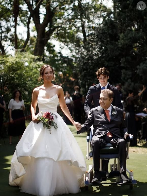Faustão necessitou de cadeira de rodas para o casamento da filha, Lara Silva
