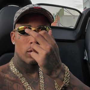 O influenciador Gato Preto foi preso na manhã desta quarta-feira (20), horas após se envolver em um grave acidente de carro com a namorada, Bia Miranda