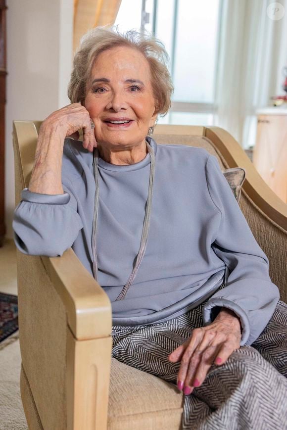 Glória Menezes, aos 90 anos, ganha homenagem na Globo em 9 de maio de 2025