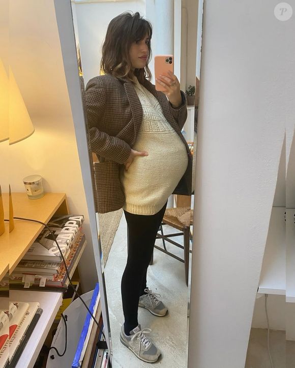 Conforto virou prioridade: aprovado pelas grávidas francesas, o tênis da New Balance prova que dá, sim, para caminhar com estilo mesmo nos dias de rotina intensa