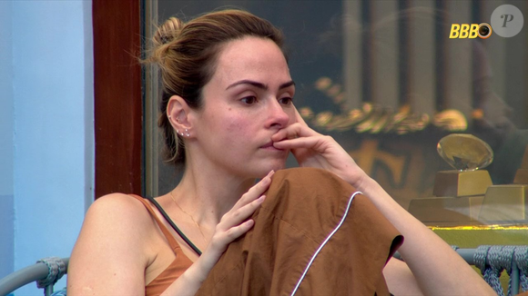 Momento de emoção: Ana Paula Renault chora no BBB 26 após conversar com aliados sobre limite no jogo