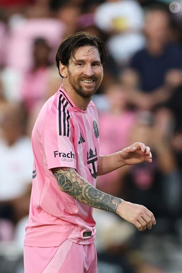 Visual de Lionel Messi não durou muito e ele o mudou para o Mundial de Clubes da FIFA