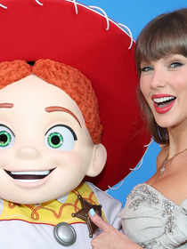 Adeus, perfume do Cebolinha! Encontrei no Boticário o body splash de 'Toy Story 5' para o corpo e cabelo que cabe na bolsa e tem até glitter; minha sobrinha já quer a coleção completa