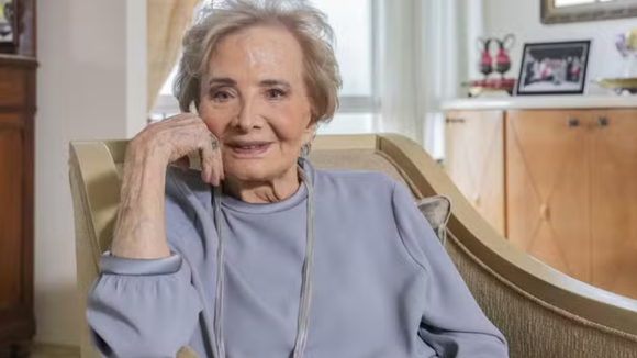 'Nunca vou esquecer...': a reação surpreendente de Glória Menezes, de 91 anos, ao descobrir transexualidade do neto