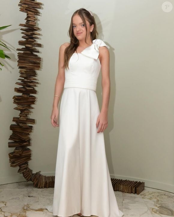 Apaixonada por vestidos, não faltam modelos diferentes para a coleção de Rafa Justus