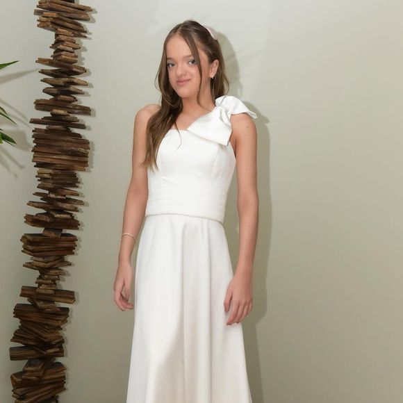 Apaixonada por vestidos, não faltam modelos diferentes para a coleção de Rafa Justus