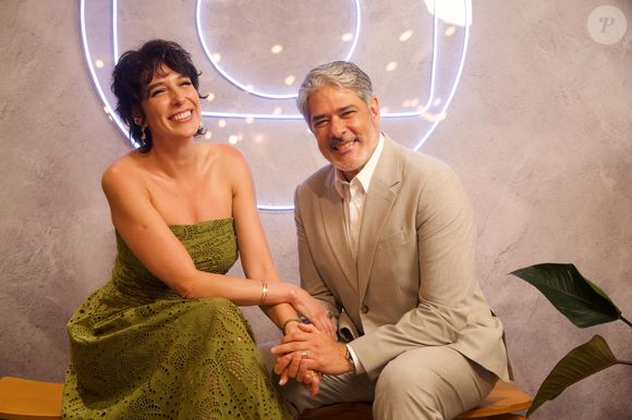 William Bonner em foto com Natasha Dantas na gravação da vinheta de fim de ano 2025 da Globo