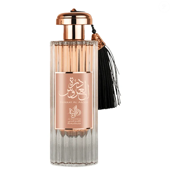 Conhecido como a 'pérola da noiva', Durrat Al Aroos combina orquídea, baunilha, sândalo e âmbar em uma fragrância feminina e sofisticada