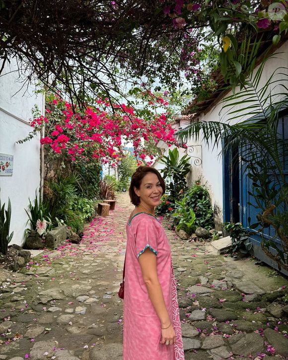 Filha de Manoel Carlos, Julia Almeida disse ainda que a 'parte mais difícil dessa limpeza (emocional) é lidar com pessoas tóxicas'