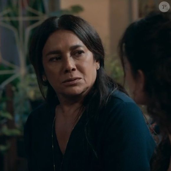 Adoentada, Lígia sofre com o efeito de remédios falsos e ganha uma segunda chance graças à coragem da filha