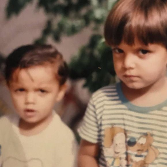Rodrigo Simas é irmão de Felipe Simas, outro famoso ator.