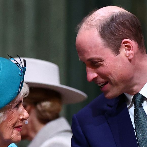 Príncipe William e Camilla se conheceram em 12 junho de 1998, 9 meses depois da morte de Princesa Diana e apenas 9 dias antes do aniversário de 16 anos
