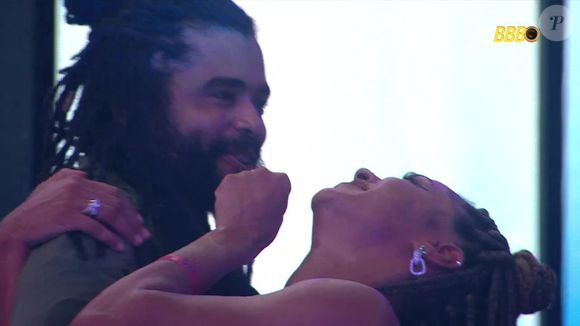 Aline e Diogo Almeida quase se beijaram nesta madrugada (23) em festa do 'BBB 25'