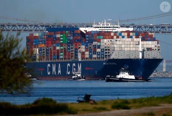 China anunciar tarifas de 125% sobre produtos americanos, em resposta às novas taxas impostas pelo presidente Donald Trump