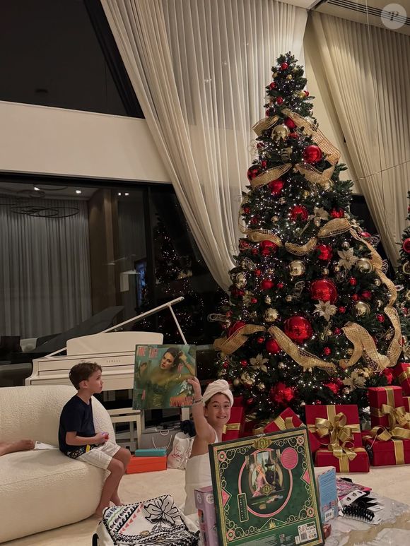 Filha de Jorginho, do Flamengo, se envolveu em polêmica com Chappell Roan, headline do Lollapalooza 2026 - foto revela casa do jogador no Natal de 2025 após volante ganhar o Campeonato Brasileiro e a Libertadores