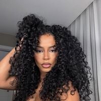 Após separação de MC Daniel, Lorena Maria gasta mais de R$ 150 mil em cirurgia estética: lipo LAD, troca de silicone e mais