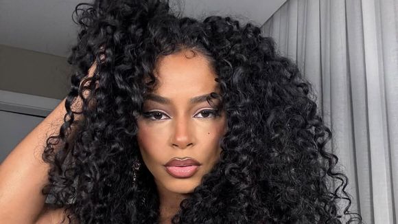 Após separação de MC Daniel, Lorena Maria gasta mais de R$ 150 mil em cirurgia estética: lipo LAD, troca de silicone e mais