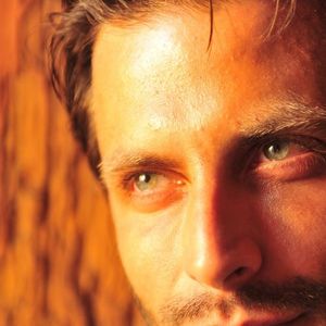 Cassiano (Henri Castelli) se consagrou como grande galã da Globo na novela 'Flor do Caribe'