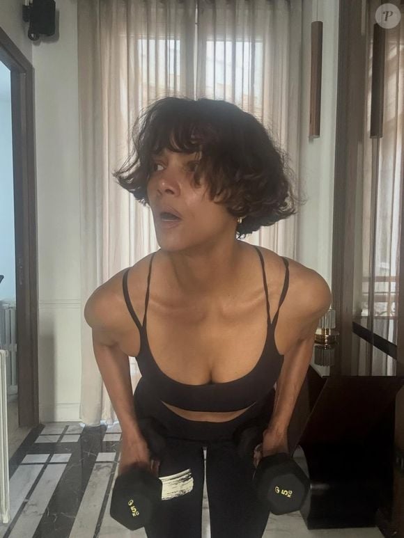 Apesar de levar uma dieta restritiva, Halle Berry não dispensa uma taça de vinho diária. Segundo ela, a bebida protege o coração de problemas cardíacos