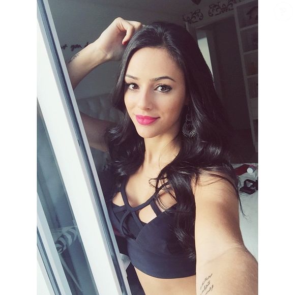 Bruna Biancardi tinha sobrancelhas mais finas e priorizava batons mais coloridos na juventude