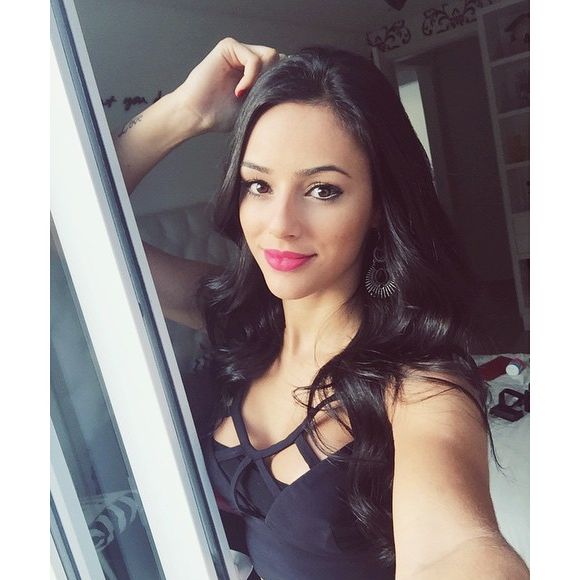 Bruna Biancardi tinha sobrancelhas mais finas e priorizava batons mais coloridos na juventude