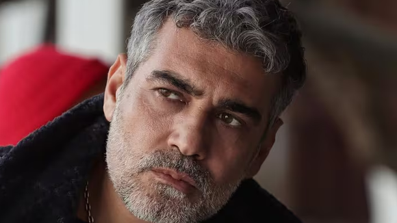 Foi palhaço? Caner Cindoruk, o Sarp de 'Força de Mulher', revela 3 semelhanças curiosas com seu personagem na novela turca