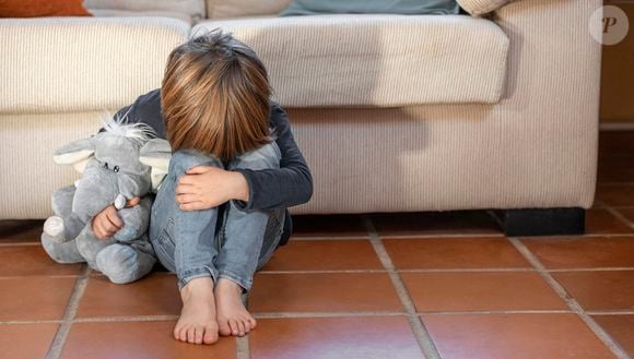Quando você passou a infância pisando em ovos para não incomodar seus pais ou tentando adivinhar o estado de espírito deles, a hipersensibilidade emocional faz parte de você