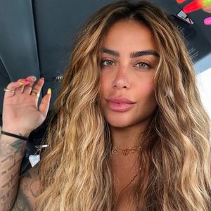 Rafaella Santos também já realizou um procedimento nas sobrancelhas