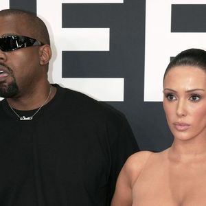 Mãe de Bianca Censori quebra o silêncio sobre nudez da esposa de Kanye West no Grammy
