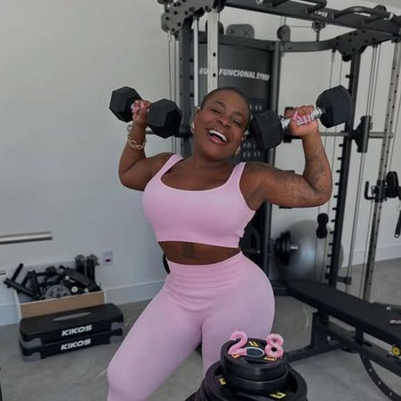 Jojo Todynho completou 28 anos e comemorou com uma festa temática na academia