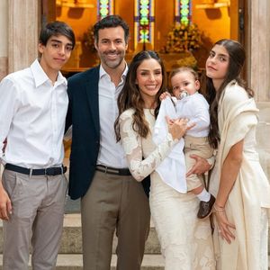 'Não é mais evangélica?': ex de Kaká, Carol Celico batiza filho caçula na Igreja Católica, escolhe filhos com atleta como padrinhos e causa polêmica