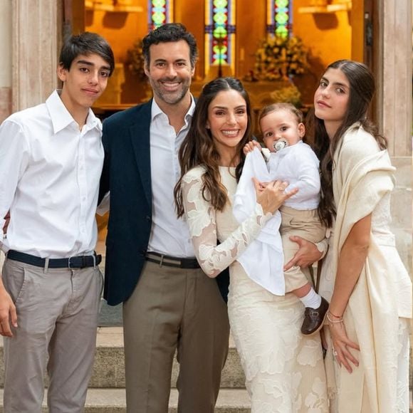 'Não é mais evangélica?': ex de Kaká, Carol Celico batiza filho caçula na Igreja Católica, escolhe filhos com atleta como padrinhos e causa polêmica