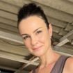 ‘É violento’: o real motivo do afastamento de Carolina Kasting, de ‘Além do Tempo’, das novelas por 6 anos; aos 51, atriz abre o jogo sobre difícil luta contra distúrbio de imagem