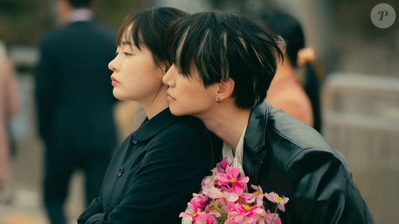 Para isso, Tae-poong conta com a ajuda de Oh Mi-seon, a contadora da empresa que vem de família pobre