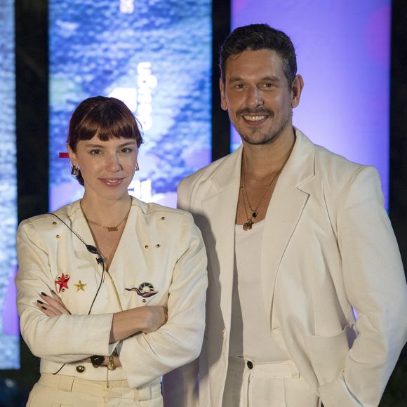Na nova versão de 'Vale Tudo', Solange (Alice Wegmann) trabalha na Tomorrow, junto com Renato (João Vicente de Castro).