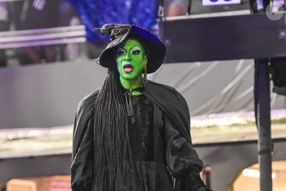 Wicked no Carnaval 2026 em São Paulo! Silvetty Montilla interpretou Elphaba no desfile da Colorado do Brás