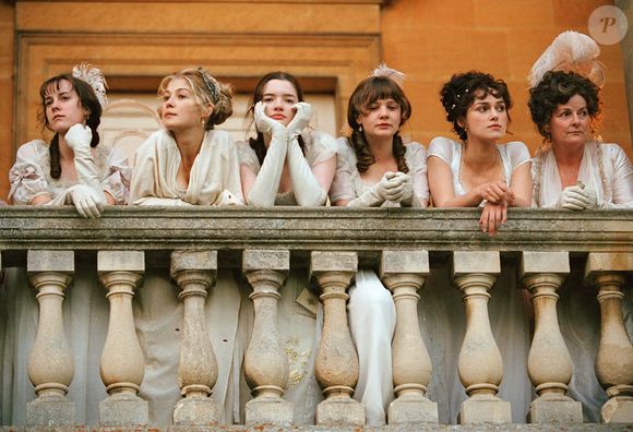 Romance é baseado em uma obra de Jane Austen e traz a história de uma jovem que vive um relacionamento conturbado