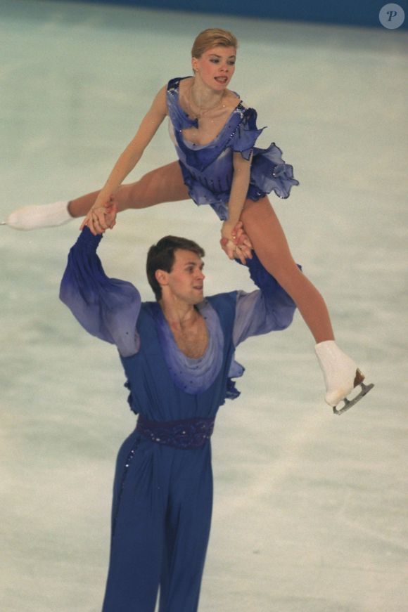 Evgenia Shishkova e Vadim Naumov, campeões de patinação artística, estavam na aeronave que colidiu com helicóptero nos EUA em 29 de janeiro de 2025