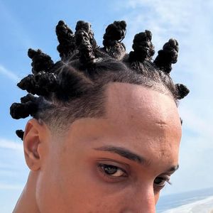 No ano passado, ele lançou o hit "Oh Garota Eu Quero Você só Pra Mim", em parceria com o cantor e marido de Virgínia Fonseca, Zé Felipe, gerando ainda mais engajamento para seu perfil.