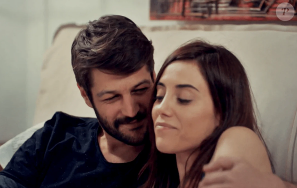 Sinan descobre o paradeiro de Melek e conta para Zeynep