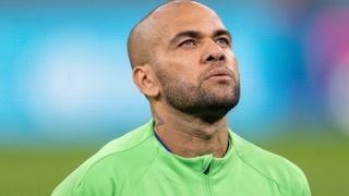 Daniel Alves pode ganhar indenização MILIONÁRIA de ex-clube após ser absolvido pela Justiça por acusação de estupro. Saiba quanto!