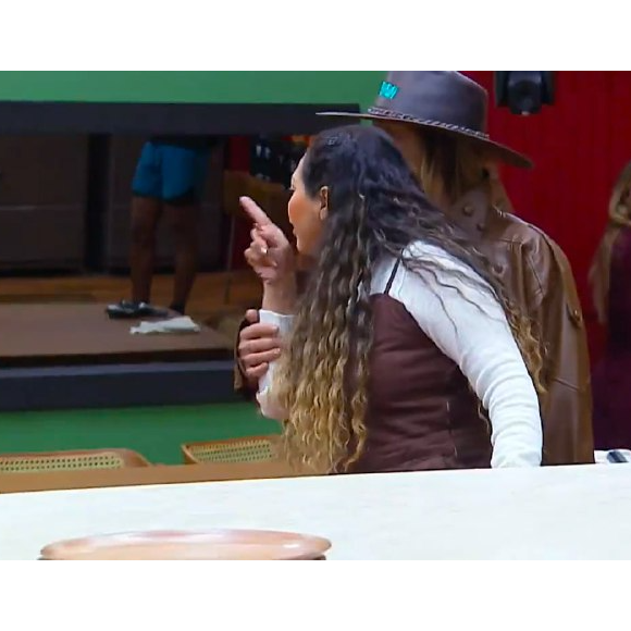 Mãe de Lexa, Darlin Ferrattry protagonizou novo confronto com Giovanna Gold em 'A Fazenda 18' e decidiu dar o troco após os desentendimentos dos últimos dias