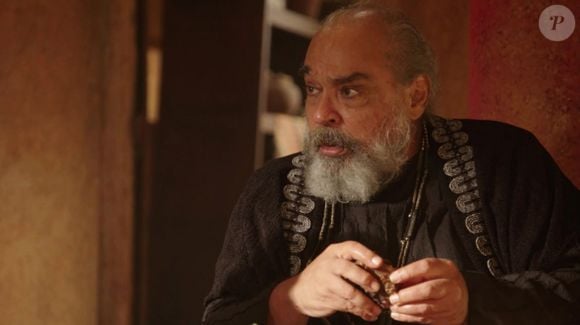 Ator Roberto Bomfim marcou presença em 'Gênesis'; porém, em virtude de enfisema pulmonar, não atuou mais em 'Reis'.