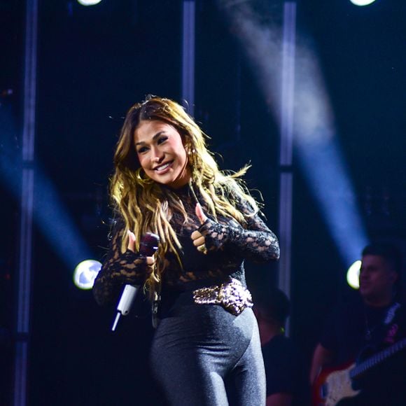 Simone se apresentou no show de Jorge e Mateus neste domingo, 6 de abril de 2025, em SP