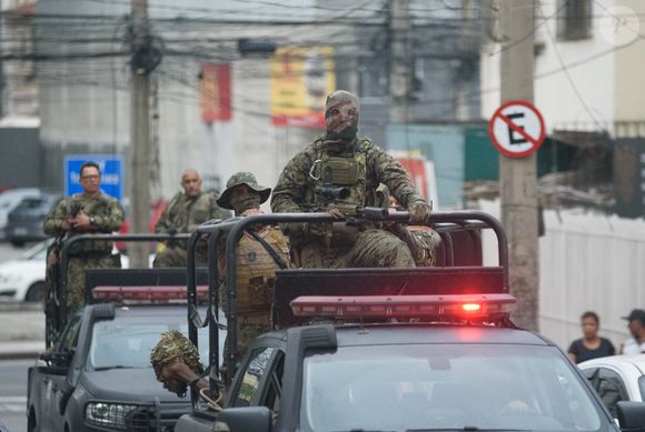 A megaoperação no Rio de Janeiro foi promovida por forças de segurança para combater o crime organizado