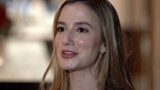 O hábito supersticioso e inusitado da bilionária mais jovem do mundo ao levantar da cama: quase todo mundo pode fazer e é gratuito